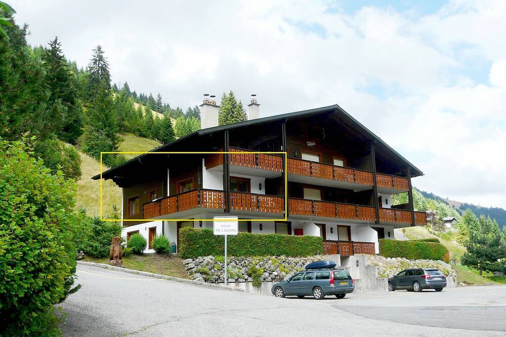 Ganze Wohnung, Luxus-Chalet-Wohnung in Portes du Soleil, in der Nähe von Aufzügen. in Morgins, Troistorrents