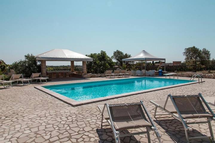 Ferienhaus für 8 Personen, mit Terrasse und Garten sowie Pool und Ausblick