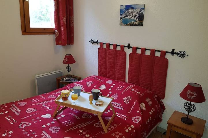 Apartamento entero, Valloire: Residencia a 5 minutos de las pistas -Piscina-sauna Apartamento 8-10 por in Valloire, Región de Saint-Jean-de-Maurienne