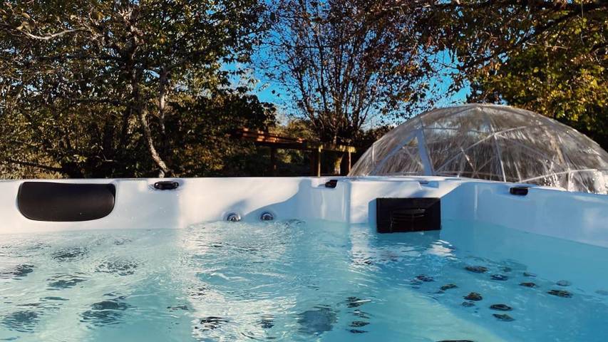 Maison d’hôte pour 4 personnes, avec jacuzzi ainsi que piscine et jardin