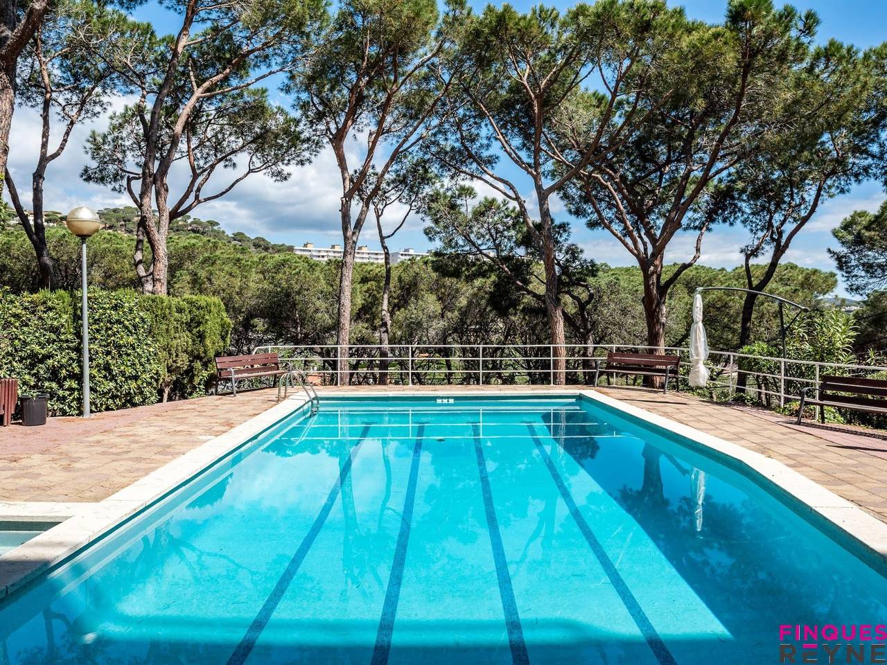 Entire holiday apartment, Apartment with communal pool near Sant Pol beach R-E27434 in Sant Feliu de Guíxols, Costa Brava