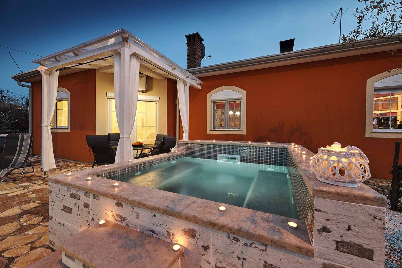 Ferienhaus mit Klimaanlage, Terrasse und Whirlpool  in Zambratija, Umag und Umgebung