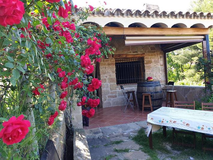 Location de vacances pour 13 personnes, avec Balcon et Terrasse ainsi que Jardin et Sauna à Chelva