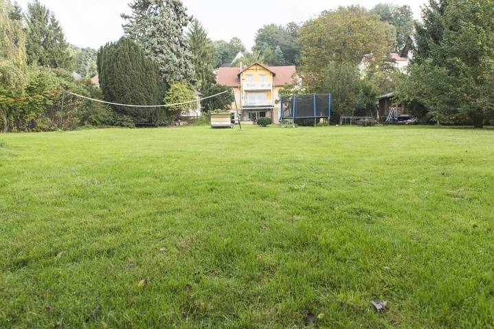 Ferienwohnung für 9 Personen, mit Ausblick und Sauna sowie Garten, mit Haustier in Loschwitz