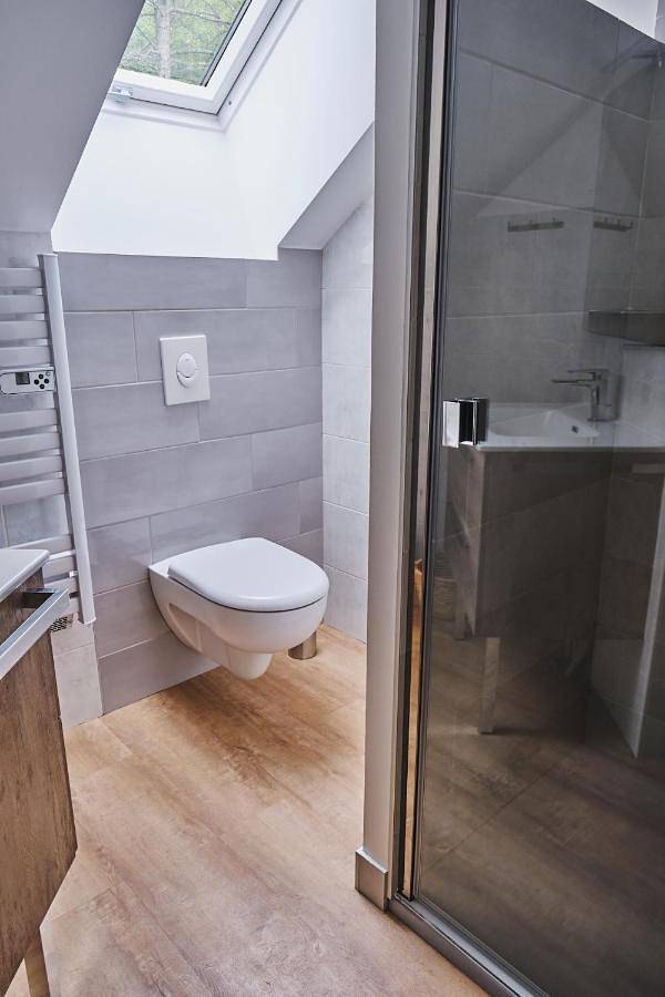 Gîte pour 2 personnes, avec jardin ainsi que vue et piscine à Chindrieux - 3