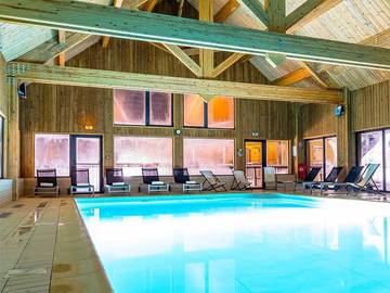 Gîte pour 8 personnes, avec jacuzzi et sauna à Les Déserts