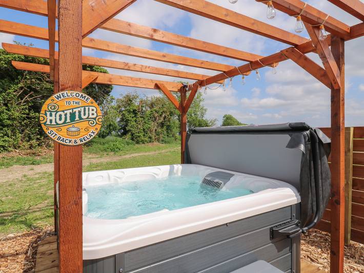 Cabane pour 4 personnes avec jacuzzi in Cambridgeshire
