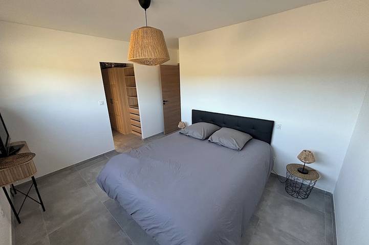 Location de vacances pour 8 personnes, avec terrasse et jardin à Saint-Victor-la-Coste - 2