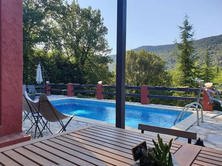 Casa de vacaciones para 8 personas, con jardín además de vistas y piscina, Se admiten mascotas - 1