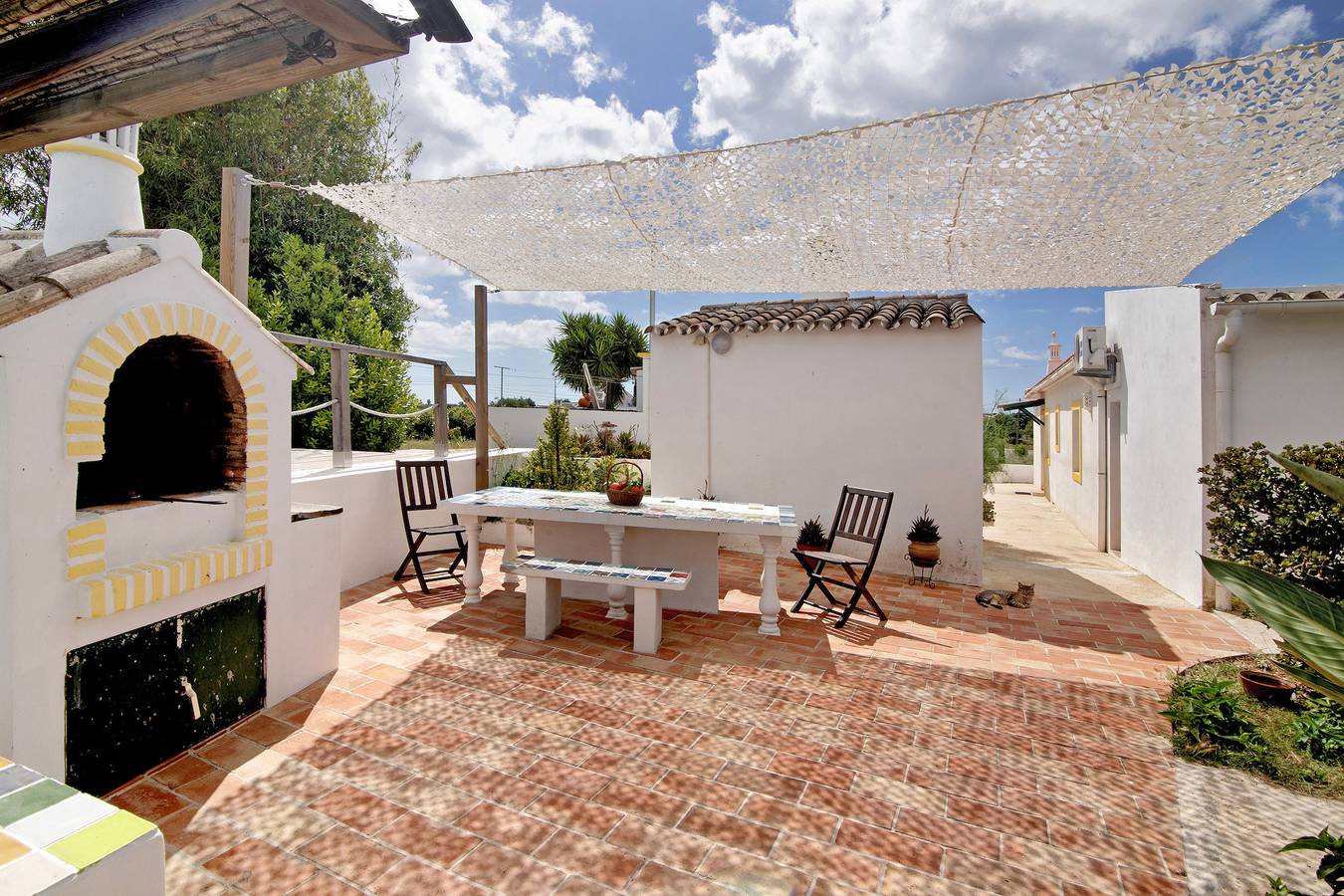 Apartamento inteiro, Apartamento 'Casa Do Livramento' com Piscina Partilhada, Wi-Fi e Ar Condicionado in Luz de Tavira, Ria Formosa