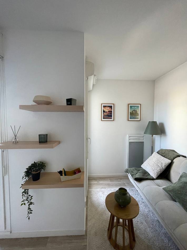 Hel lägenhet, 'Gwened'Home' Apartment with Terrace & Parking - Near Vannes City Center in Vannes, Côte des Mégalithes