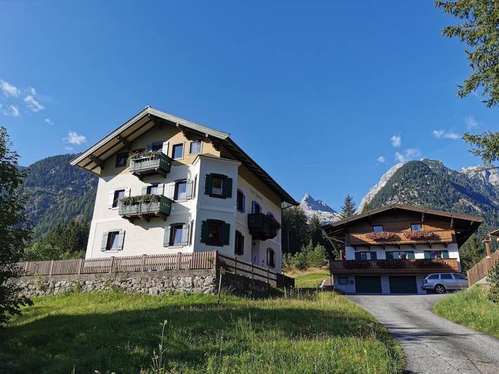 Ferienwohnung für 4 Personen, mit Balkon und Garten