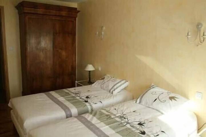 Gîte pour 4 personnes, avec jardin dans Orval-sur-Sienne - 3