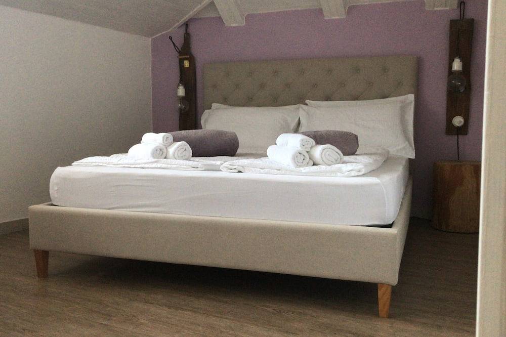Appartamento intero, Strudel home, under-roof apartment in the heart of the old town in Centro-Piani-Rencio, Bolzano