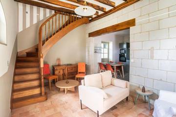 Gîte pour 4 personnes, avec jardin ainsi que vue et terrasse à Gennes