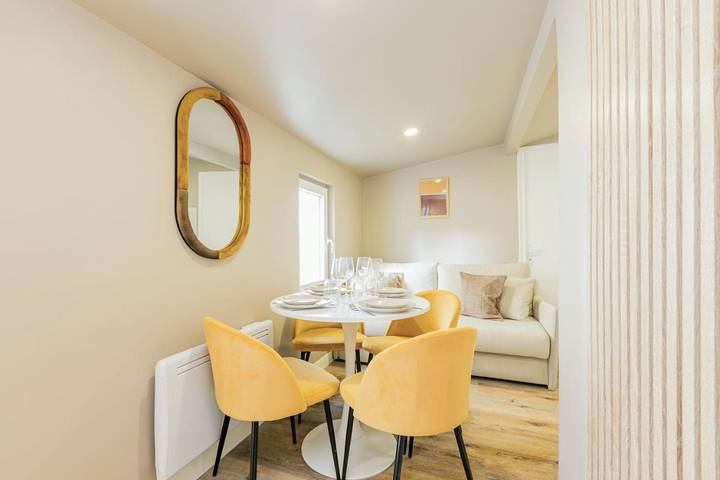 Hôtel pour 4 personnes à Romainville - 2