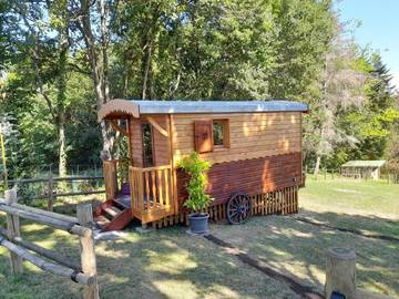Gîte pour 2 personnes, avec piscine et jardin dans Lieoux