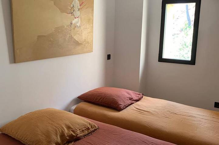 Location de vacances pour 9 personnes, avec jardin ainsi que jacuzzi et terrasse à Beaurecueil - 4