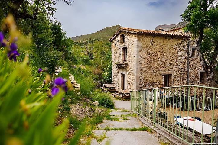 Gîte pour 4 personnes, avec jardin, animaux acceptés à Blieux