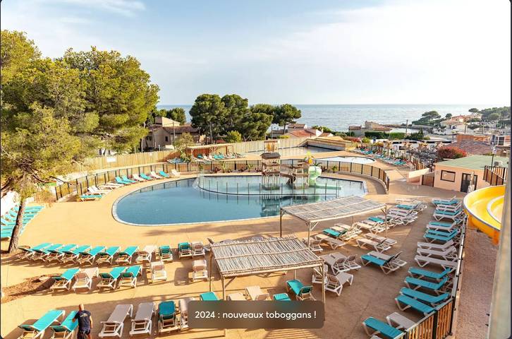 Camping für 4 Personen, mit Kinderpool