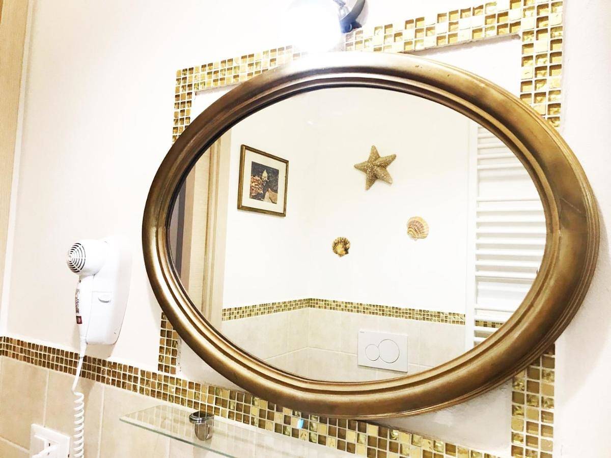 Twin Room with Private Bathroom in Rosignano Solvay, Rosignano Marittimo