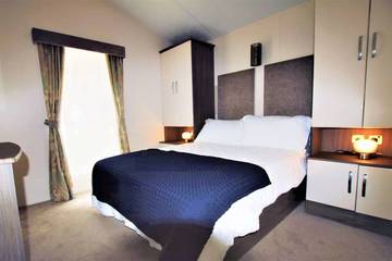 Static Caravan for 4 People in Christchurch, Dorset, Photo 1