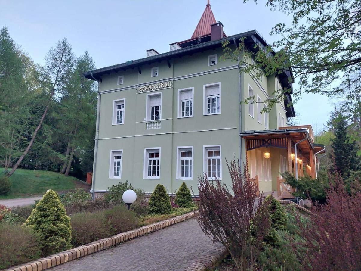 Szwajcarka Willa z sauną i jacuzzi in Kudowa-Zdrój, Sudety (Polska)
