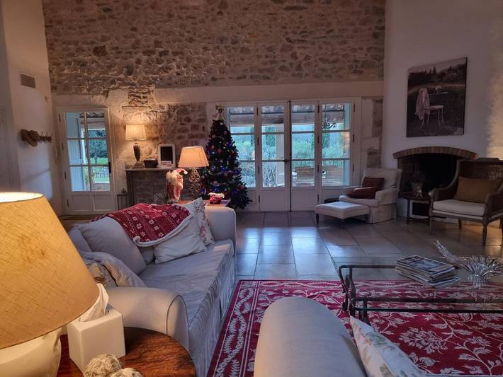Location de vacances pour 6 personnes, avec Terrasse ainsi que Piscine et Vue à Montaud