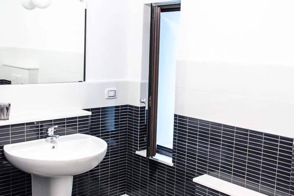 Appartamento intero, Splendido miniappartamento arredato in centro(int.3) in Brindisi, Salento