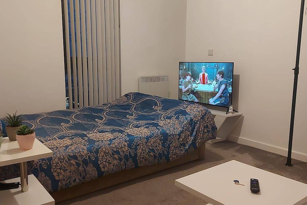 Entire apartment, Ensuite Double Bedroom (live in landlord) in Warrington, Cheshire