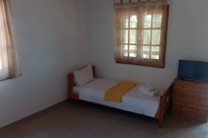 Location de vacances pour 7 personnes, avec jacuzzi et jardin dans Ormos Panagias - 2