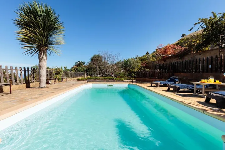 Casa de vacaciones para 10 personas, con vistas además de piscina y jardín - 1