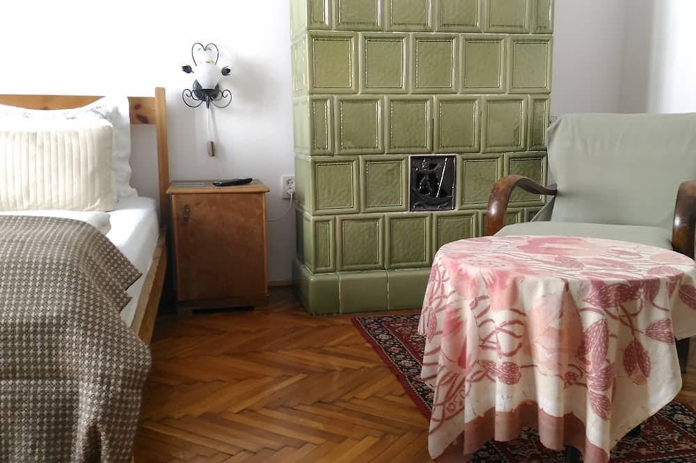 Entire apartment, Next Danube river , personal welcome , private guided tours and homerestaurant in Budapest, Central Hungary