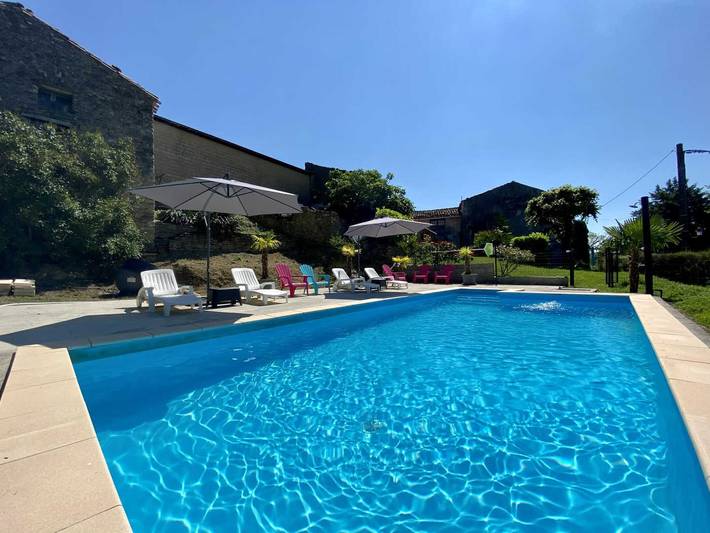 Gîte pour 23 personnes, avec Terrasse et Piscine
