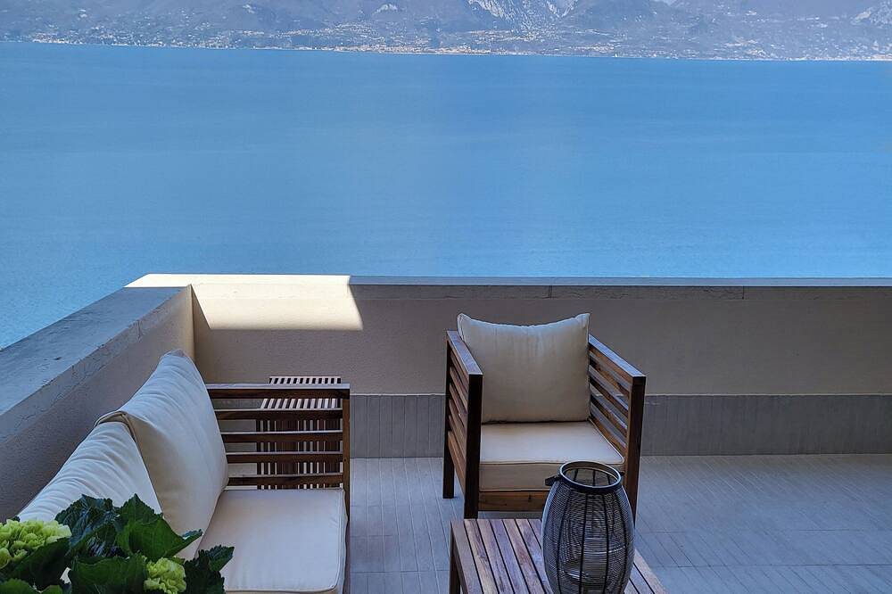 Mid-Century Villa "La Maison sur Mer" mit spektakulärem Blick auf den Gardasee in Garda, Gardasee-Berge