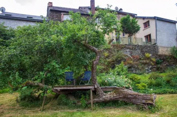 Location de vacances pour 5 personnes, avec terrasse et jardin à Les Hautes-Rivières - 4