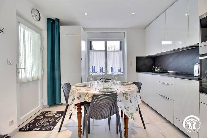 Gîte pour 4 personnes, avec jardin dans Kerhostin - 3