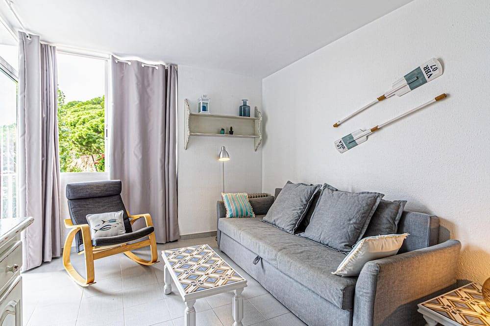 Ganze Wohnung, Apartment with parking included only 50m beach in Platja del Morer (Sant Pol de Mar), Sant Pol de Mar