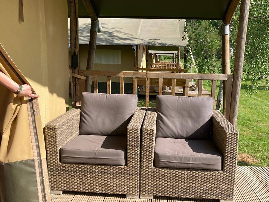 Camping Sites et Paysages - Le Vaubarlet  - Tienda de lona y madera 5 personas - Tienda Safari - Insolite Confort 3* - 2 hab. in Sainte-Sigolène, Macizo Central