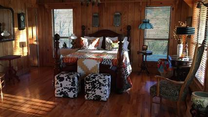 Log Cabin for 2 Guests in Alabama, USA, Picture 2
