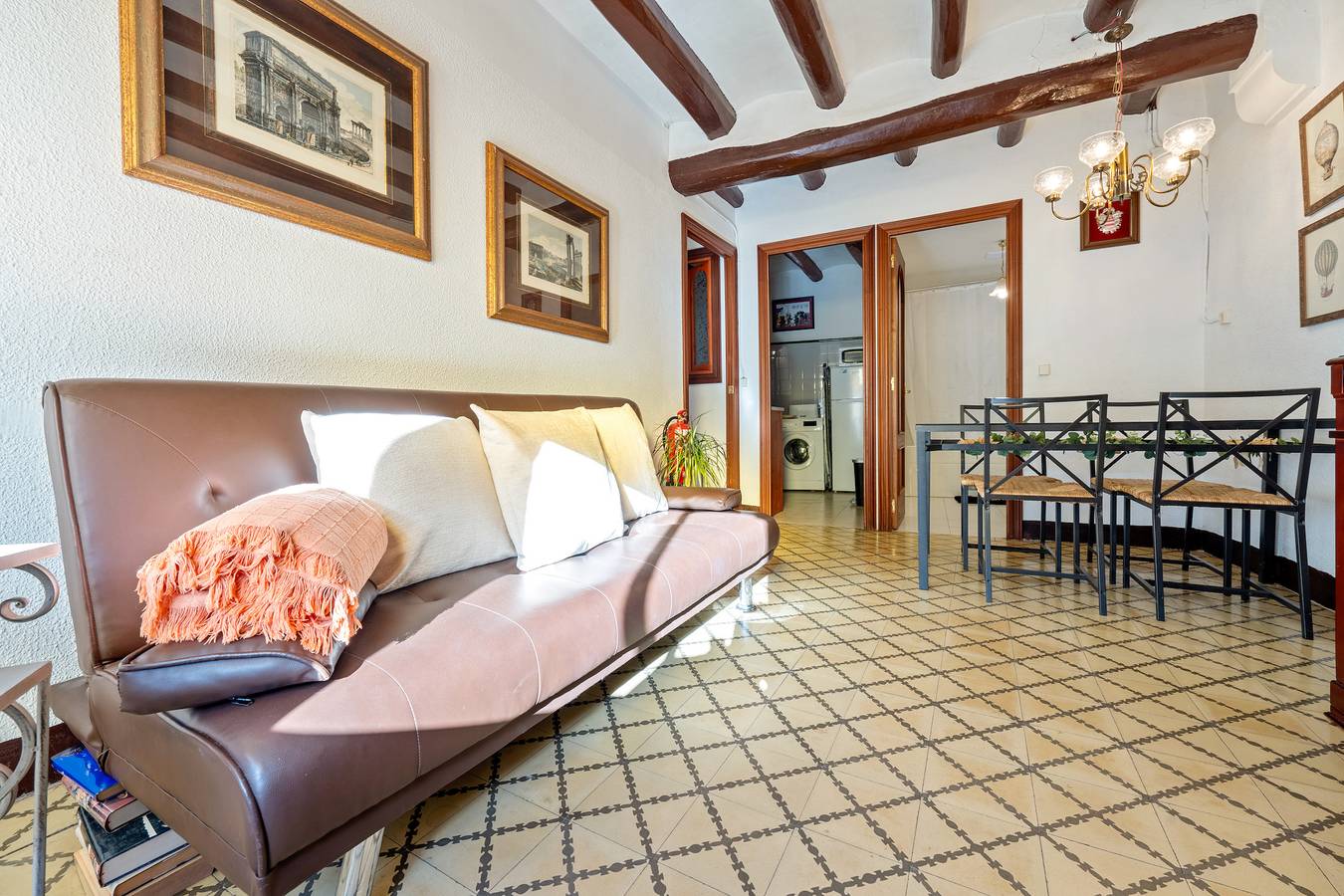 Casa de vacaciones 'Maria' con vistas a la montaña, balcón y Wi-Fi in Santes Creus, Aiguamurcia