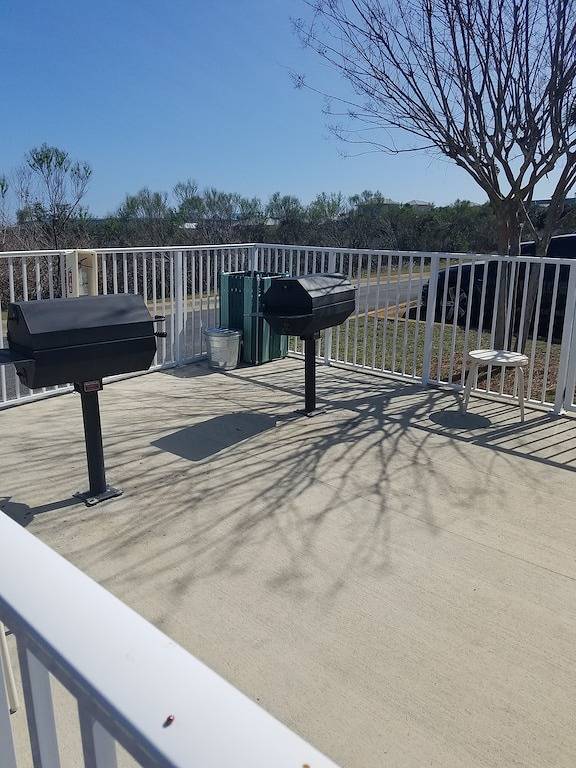 Beach rental for 8 people, with pool and balcony in Miramar Beach