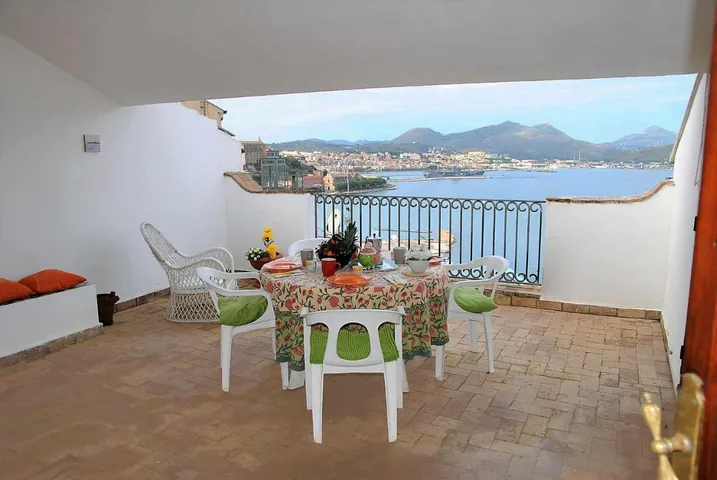 Apartamento de vacaciones para 7 personas, con terraza y vistas - 1