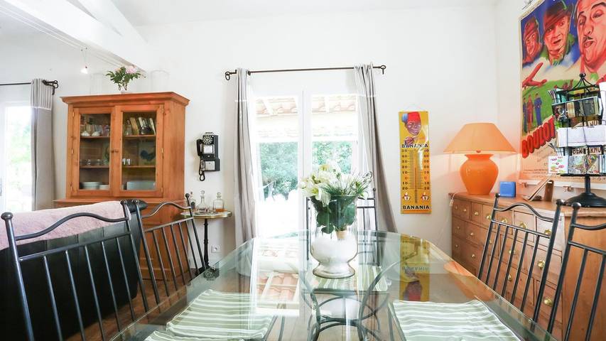 Location de vacances pour 7 personnes, avec piscine et jardin à Buisson - 4