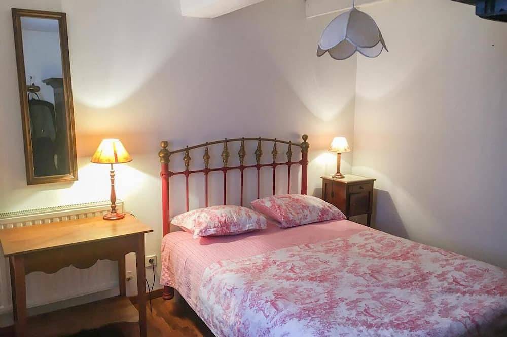 Gîte de 8 personnes dans un style Normand Situé à Ancteville, proche de la mer in Saint-Sauveur-Lendelin, Région de Coutances