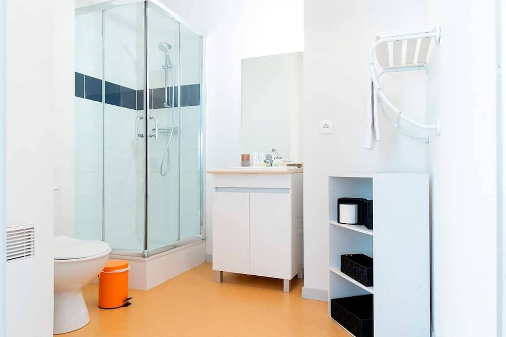 Ganze Wohnung, Studio-Komfort-Nasszelle in Argenton-l'Église, Loire-Tal