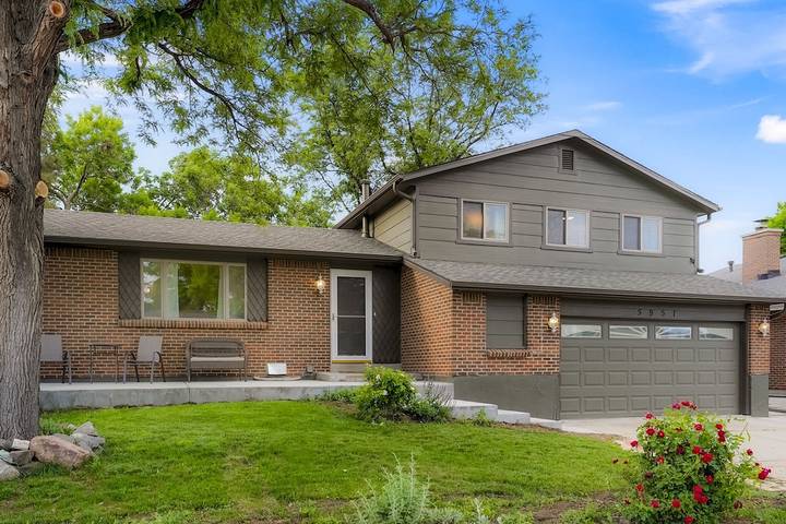 Vacation rental for 12 people, with hot tub and yard as well as terrace in Jefferson County