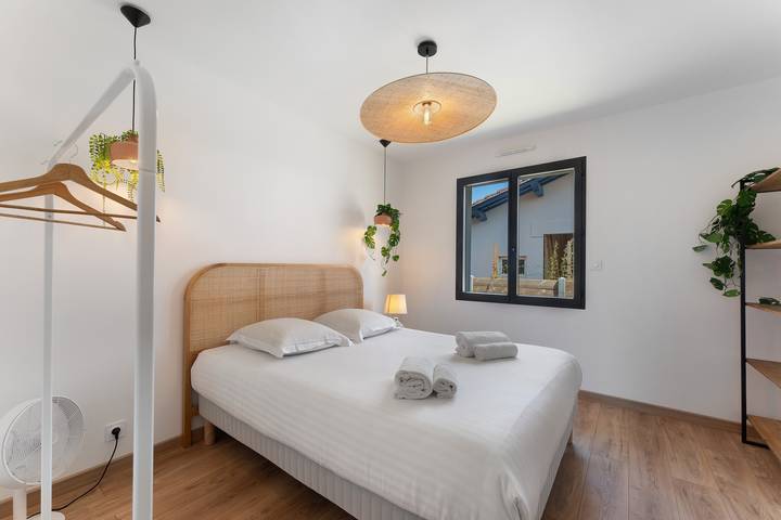 Chambre d’hôte pour 3 personnes, avec Jardin à Gujan-Mestras