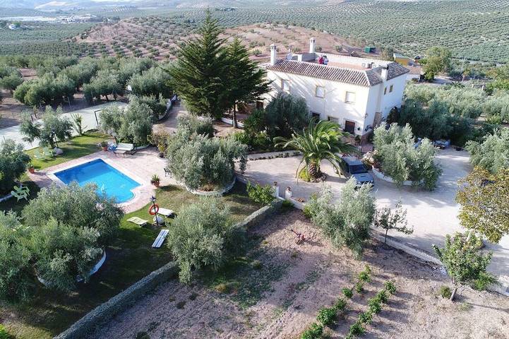 Gîte pour 4 personnes, avec Balcon ainsi que Jardin et Sauna à Martos