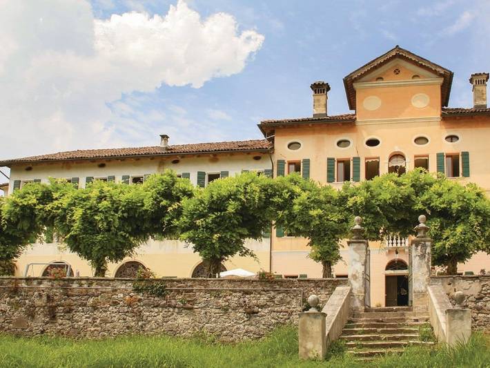 Agriturismo per 4 persone, con giardino e piscina, con animali domestici in Provincia di Belluno